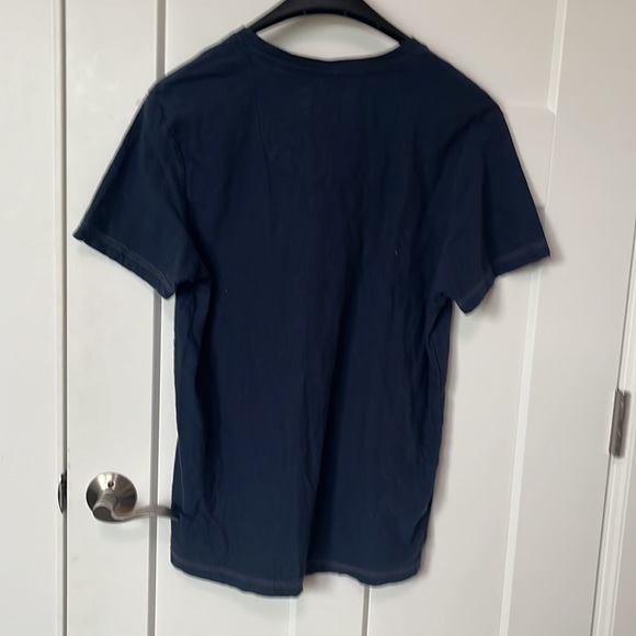 Ladies Guess T Shirt size XL modern with vintage feel gently used - Picture 5 of 9